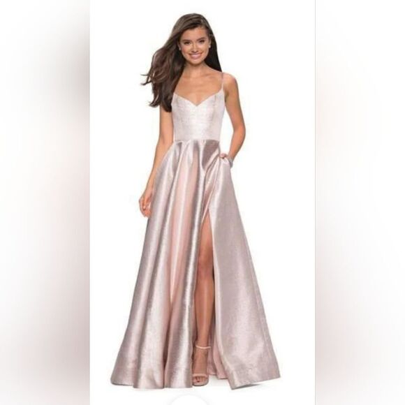 La Femme 27619 Metallic A-Line High Slit Gown NWT size 4 pink champagne - Picture 1 of 6